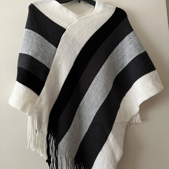 Two Piece PONCHO - Picture 7 of 14